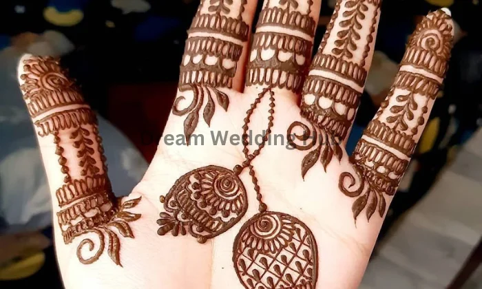 Rajisthani mehndi artist